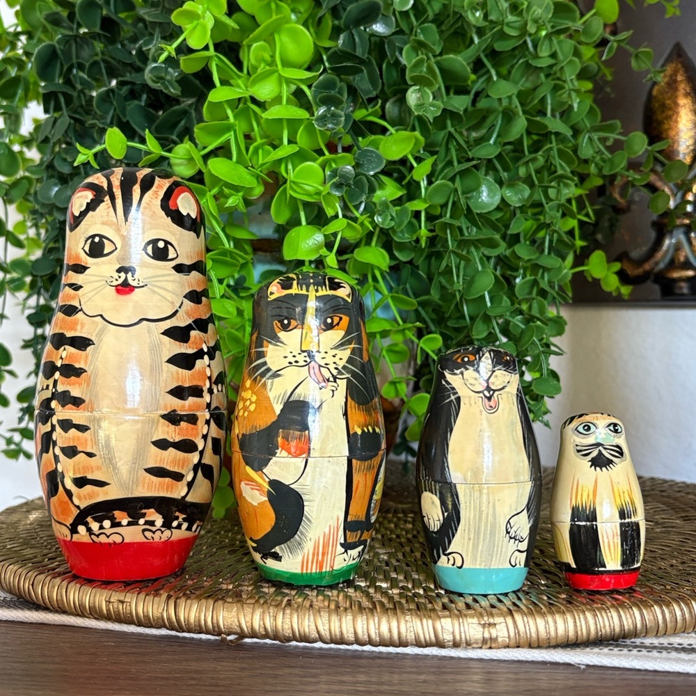 💎RARE💎True Vintage Collectible Wood Kitty Nesting Figures